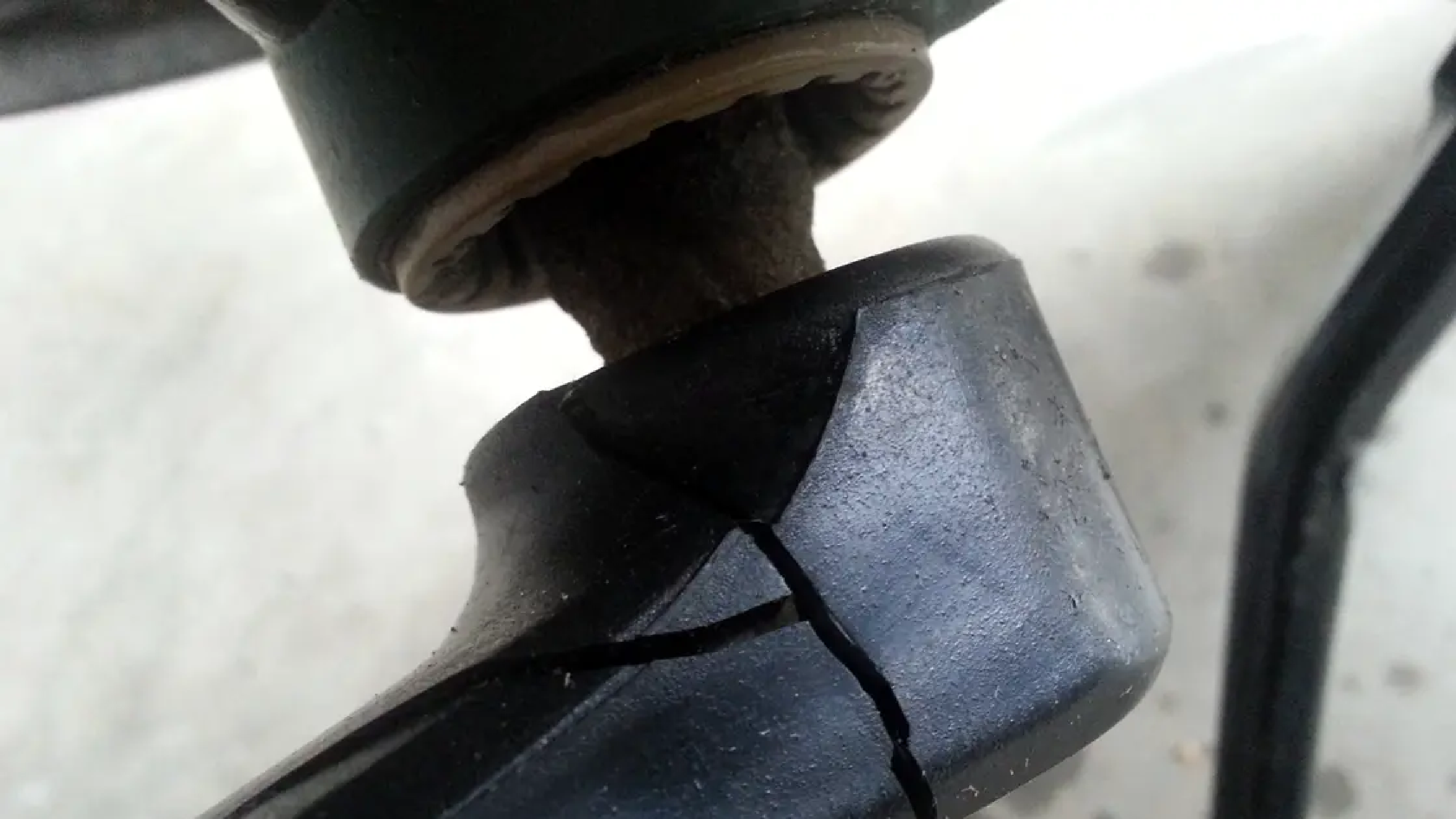 Bicycle crank shaft of the Jääkäri. <br><small class='text-muted'>Photo by Michael Jeltsch</small>