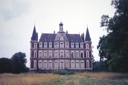 Château du Bourg de Laverdines, Baugy, France